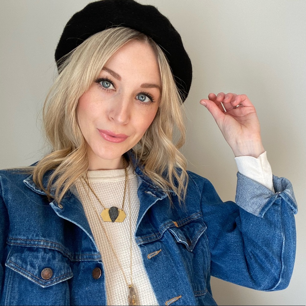 Meet your Posher, Laura